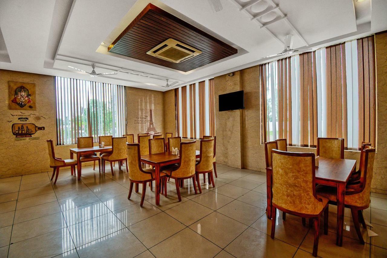 Capital O 40833 Maharaja Hotel & Restaurant Kashipur エクステリア 写真