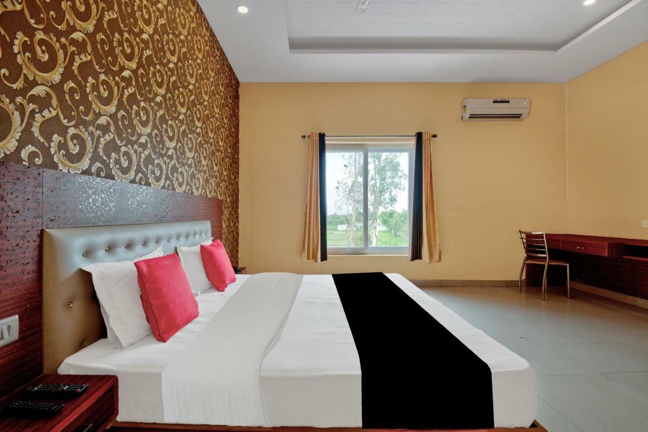 Capital O 40833 Maharaja Hotel & Restaurant Kashipur エクステリア 写真