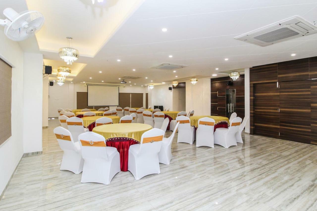 Capital O 40833 Maharaja Hotel & Restaurant Kashipur エクステリア 写真
