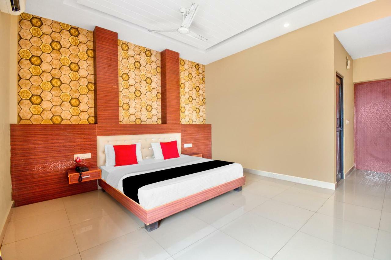 Capital O 40833 Maharaja Hotel & Restaurant Kashipur エクステリア 写真